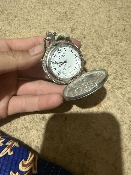 Sssr Buyumlari Soatlar va Tanga shaklidagi buyum