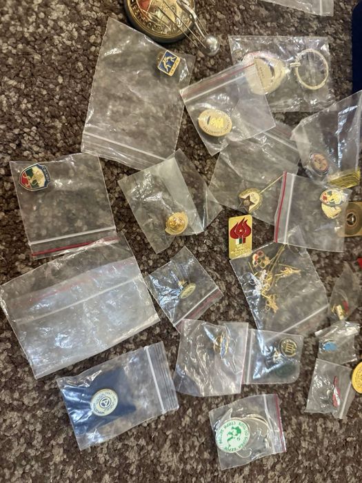 Колекция стари  значки+плакети+ключодържатели