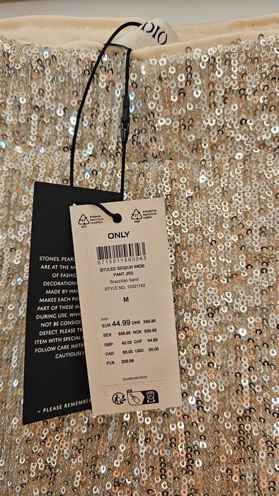 Официален комплект с пайети ONlY