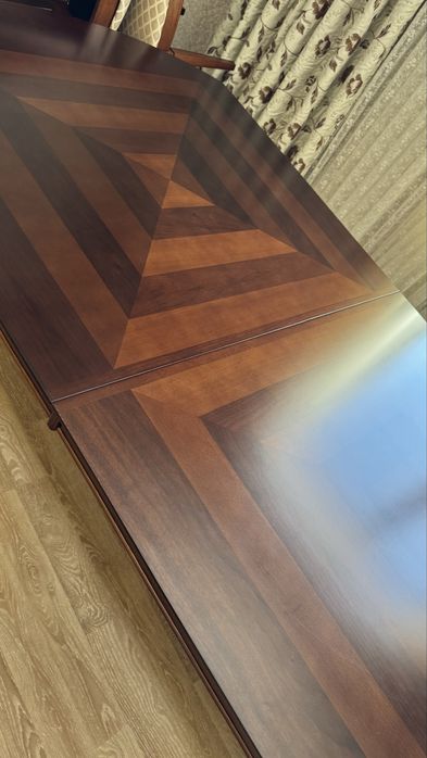 Стол со стульями