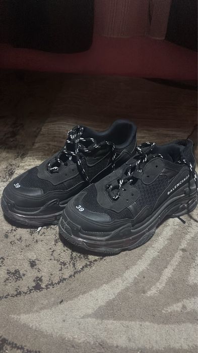 Balenciaga negrii