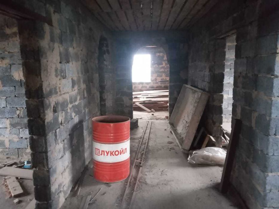 продам недостроенный дом.