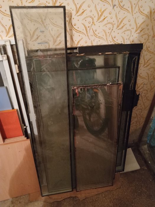 Vând geamuri de termopan fara rama preț 35 lei bucata
