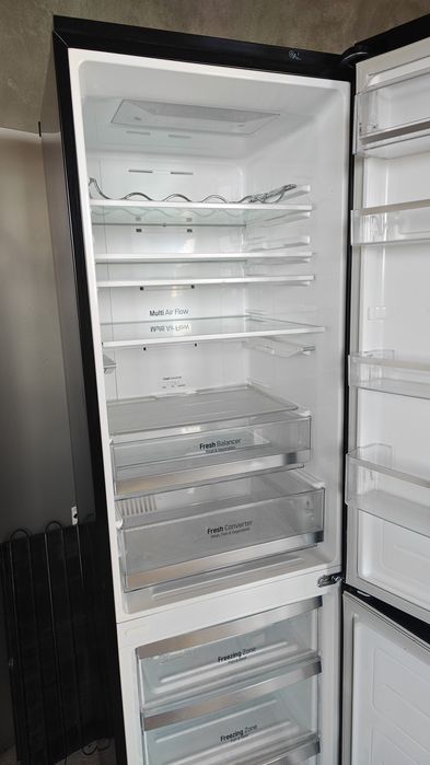 LG холодильник продам
