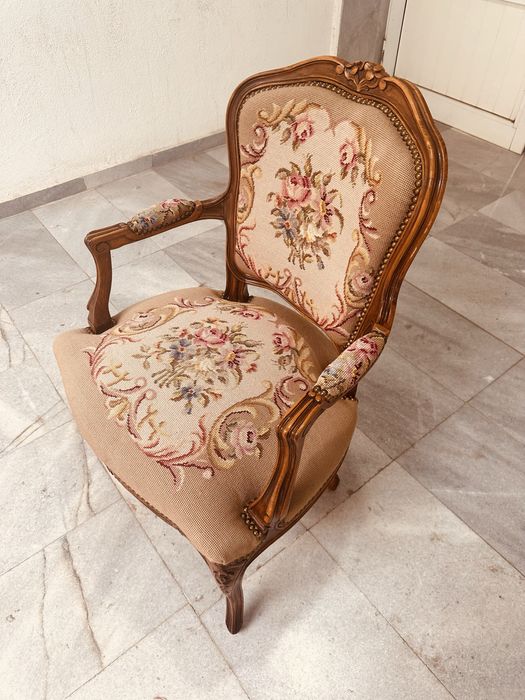 Винтидж фотьойл Louis XV (рококо) – масивно дърво, гобленова дамаска