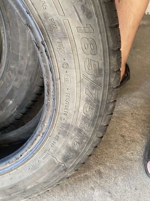 Продам шины на 16.