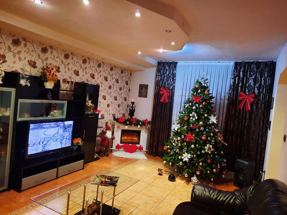 Vila   de inchiriat integral  pentru majorate