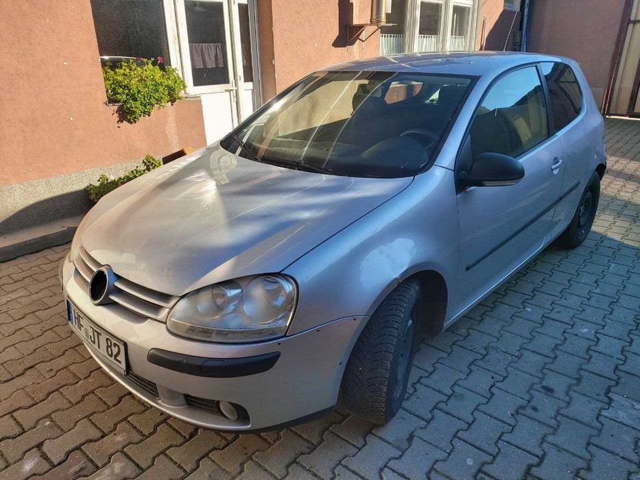 VW Golf 5 – 1.9 TDI, economic, argintiu, model 12/2006