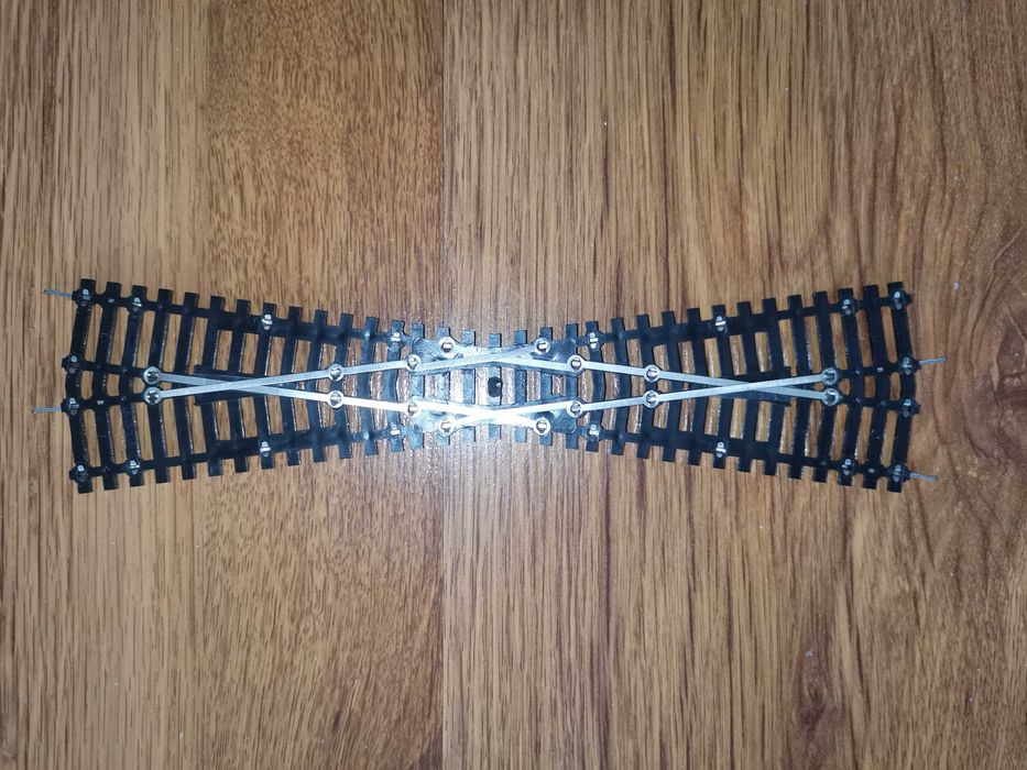 Trenulet locomotiva macaz incrucisare Piko (Fleischmann Roco Trix)