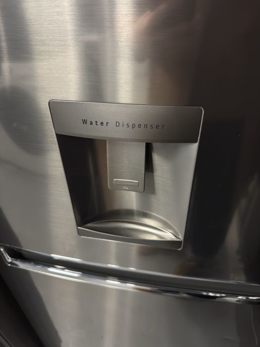 Combina frigorifică LG GBF61PZJZN