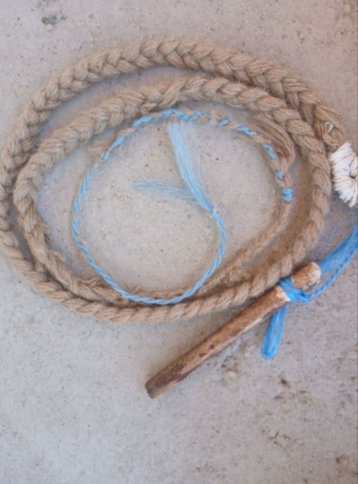 Biciuri tradiționale de luat cu plugușorul sau pentru evenimente