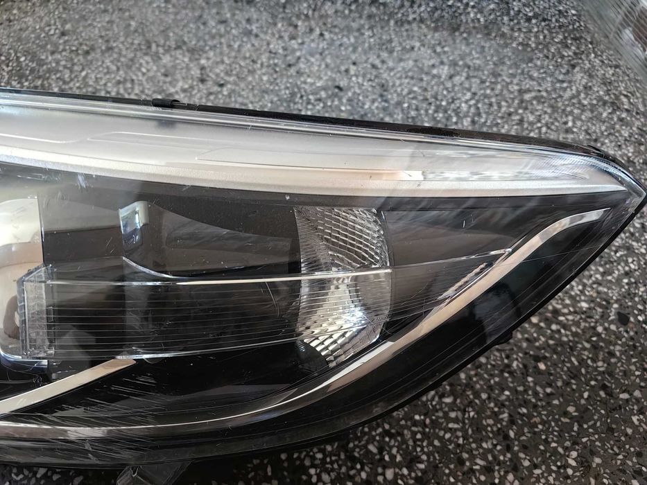 Фар за Renault Capture / Рено Каптюр