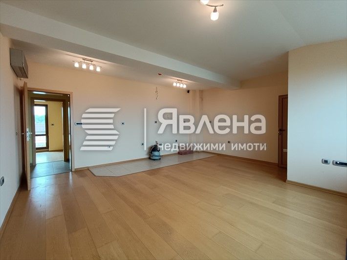Продава се Тристаен апартамент в Варна, Галата - 153 кв.м за 1360 €/кв.м - Снимка #1