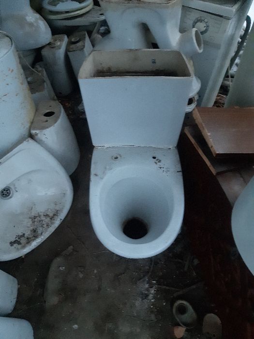 Унитаз без кришки бачка