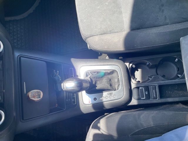VW Tiguan 2011 , 2.0d , 140кс