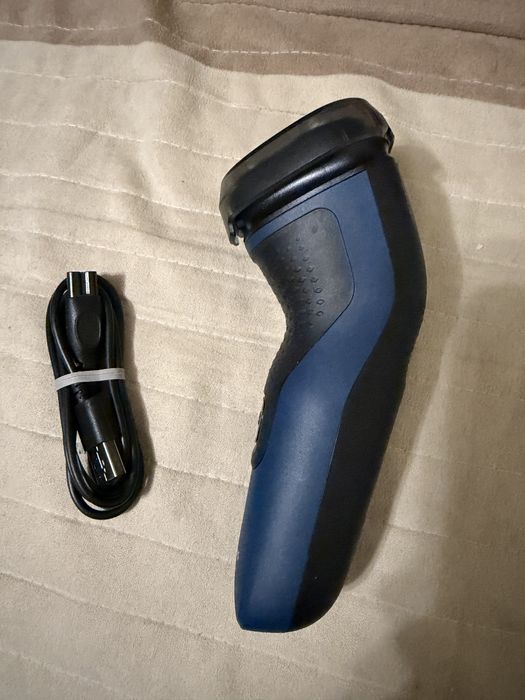 aparat de ras electric Philips Seria 1000 modelul S1134