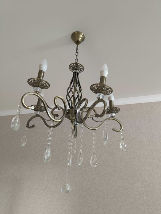 Продам люстру стекло в идеальном состоянии