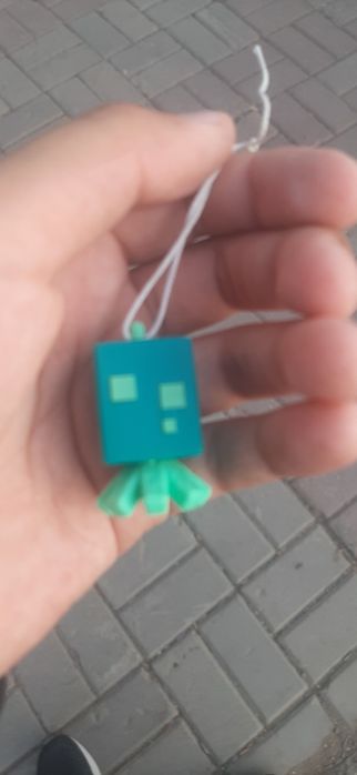 Игрушка спрут из майнкрафта киндер джой