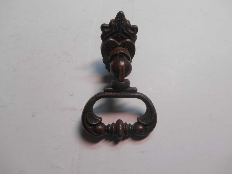 Фурнитура - мебельная.