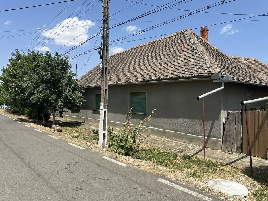 Vand casa in comuna Ghioroc jud Arad