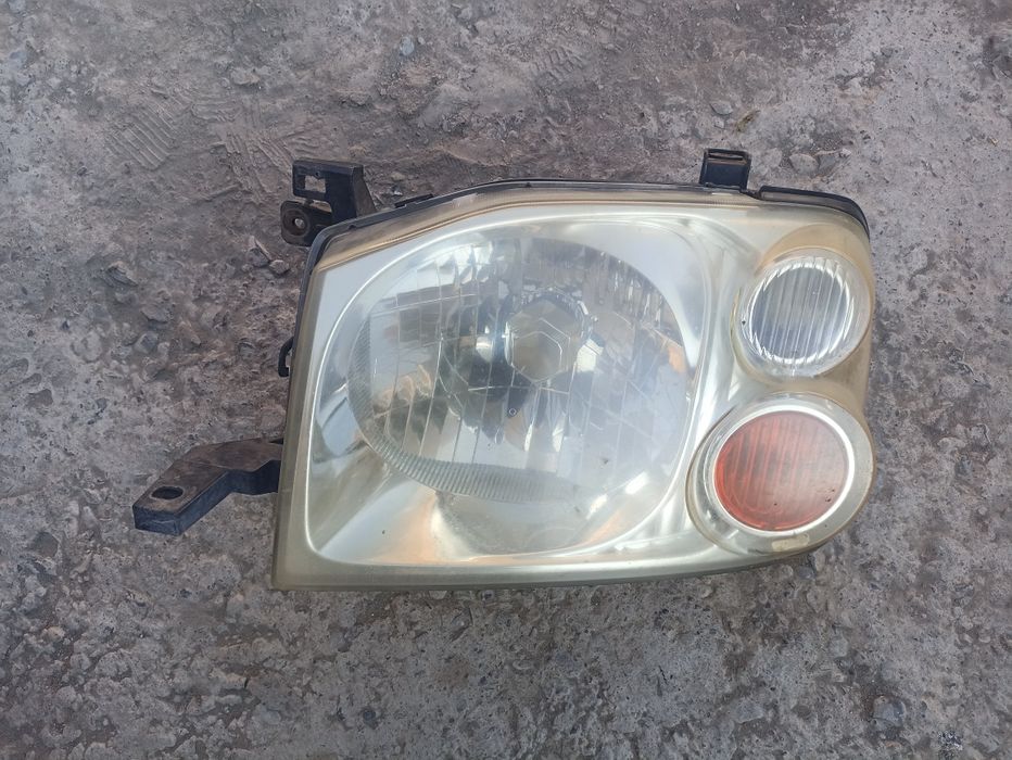 Фара левая NISSAN NP300