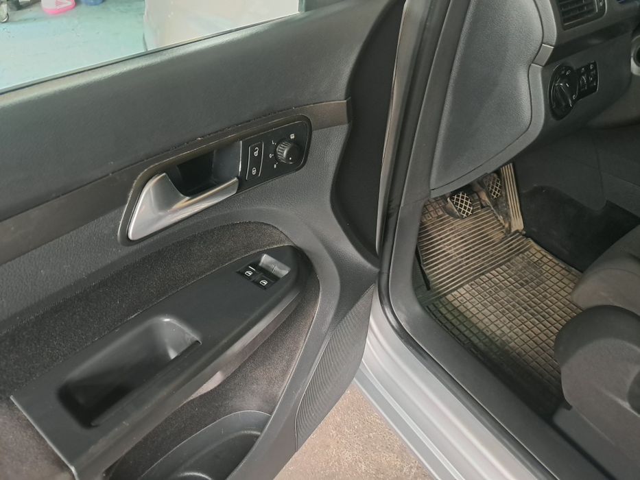 VOLKSWAGEN Touran 2009 — imagine 5