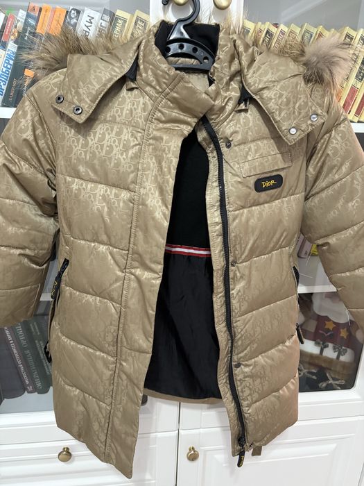 Продам пуховик на девочку!