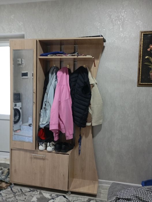 Продаётся прихожая