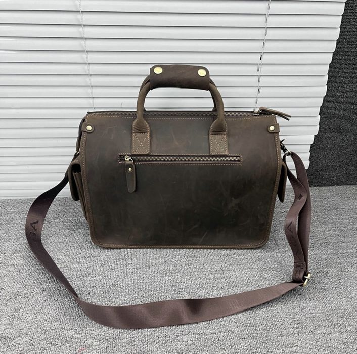 Натуральная кожаная сумка мессенджер.