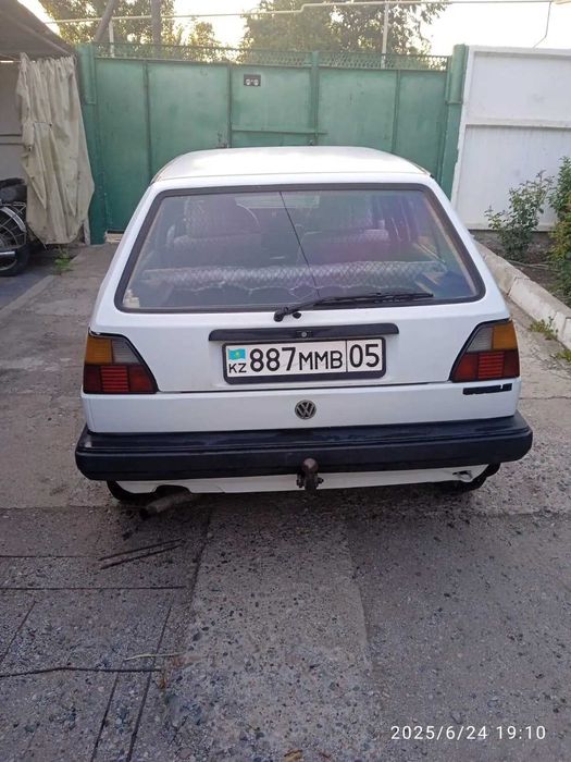 Автомобиль Фольксваген Гольф 2