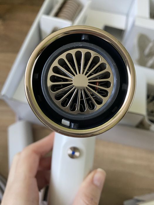 Сешоар Shark SpeedStyle HD334EU сешоар с приставки