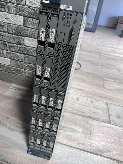 Сервер Cisco UCS C210 M2