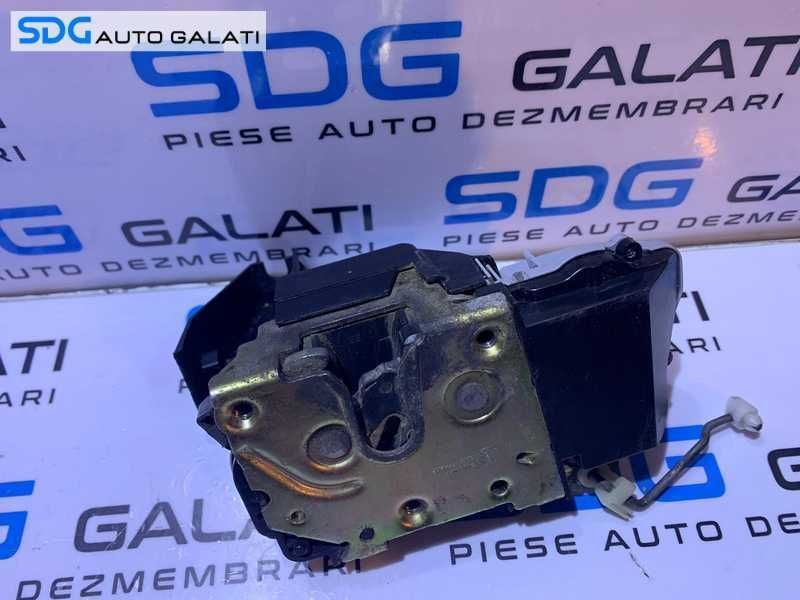 Broasca Incuietoare cu 5 Pini la Mufa Usa Portiera Dreapta Spate BMW Seria 3 F30 F31 2011 - 2019 Cod A053702