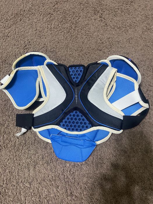 Детский нагрудник Bauer