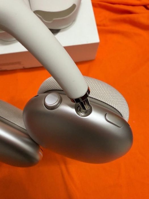 Vand casti Airpods Max