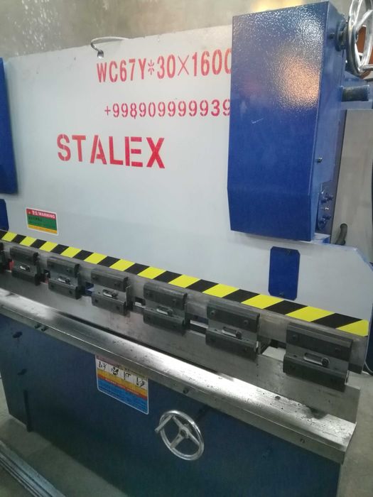 пресс гидравлический от 30 до 250 тонн.  ширина от 1.6 м до 3.6метров.