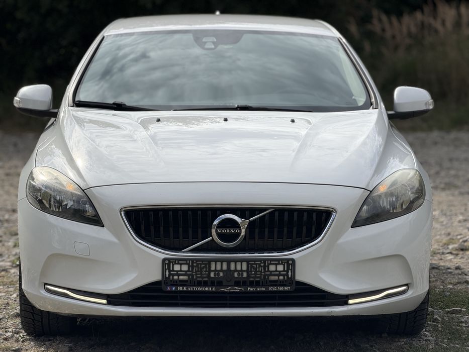 VOLVO V40 2017 — imagine 3