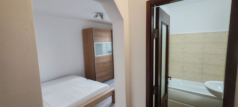 Proprietar vând garsonieră zona confecții