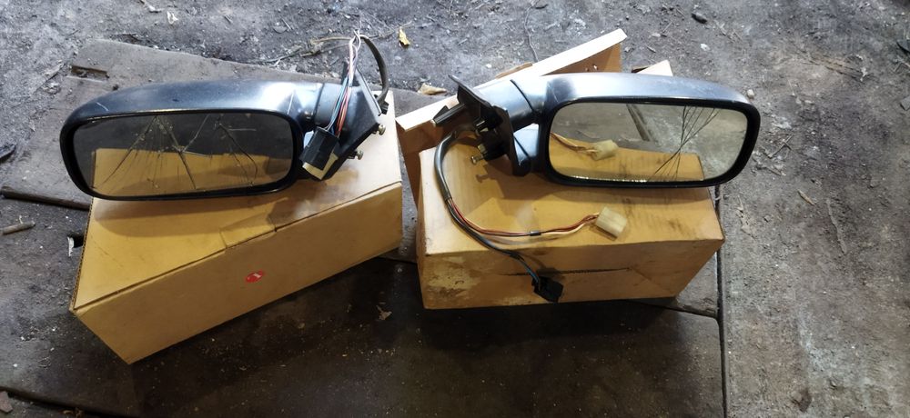 Продам зеркала оригинал на passat b3.