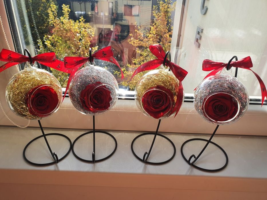 Glob criogenat cu trandafir si suport Craciun