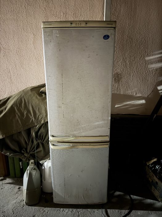 Продам холодильник