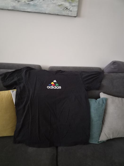 ОРИГИНАЛНА Тенискa  ADIDAS XL размер