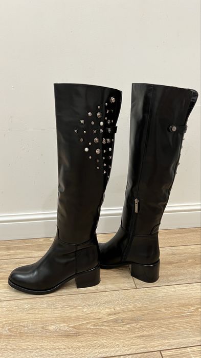 Зимние кожанные сапоги