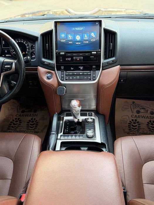 Sotuvda Toyota Land Cruiser 200