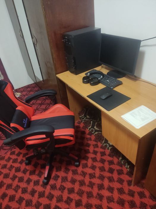 Ish uchun stol kompyuter