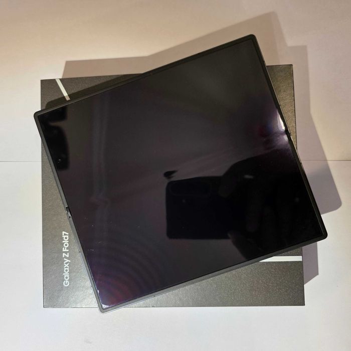 Samsung Galaxy Fold 7, 12GB RAM, capacitate 256GB - culoare jetblack