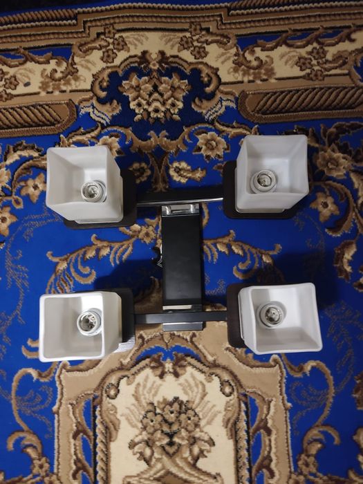 Новая стеклянная люстра