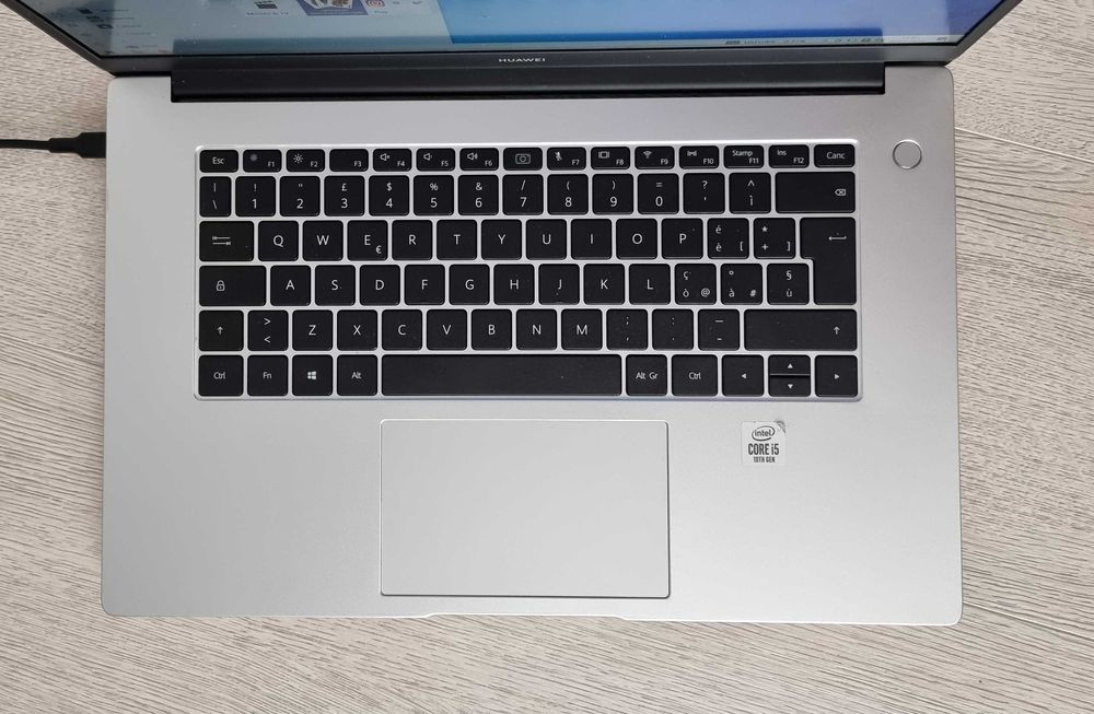 Laptop Huawei Matebook D15 Full HD, i5-10210U, 8 GB DDR4, SSD 512 GB