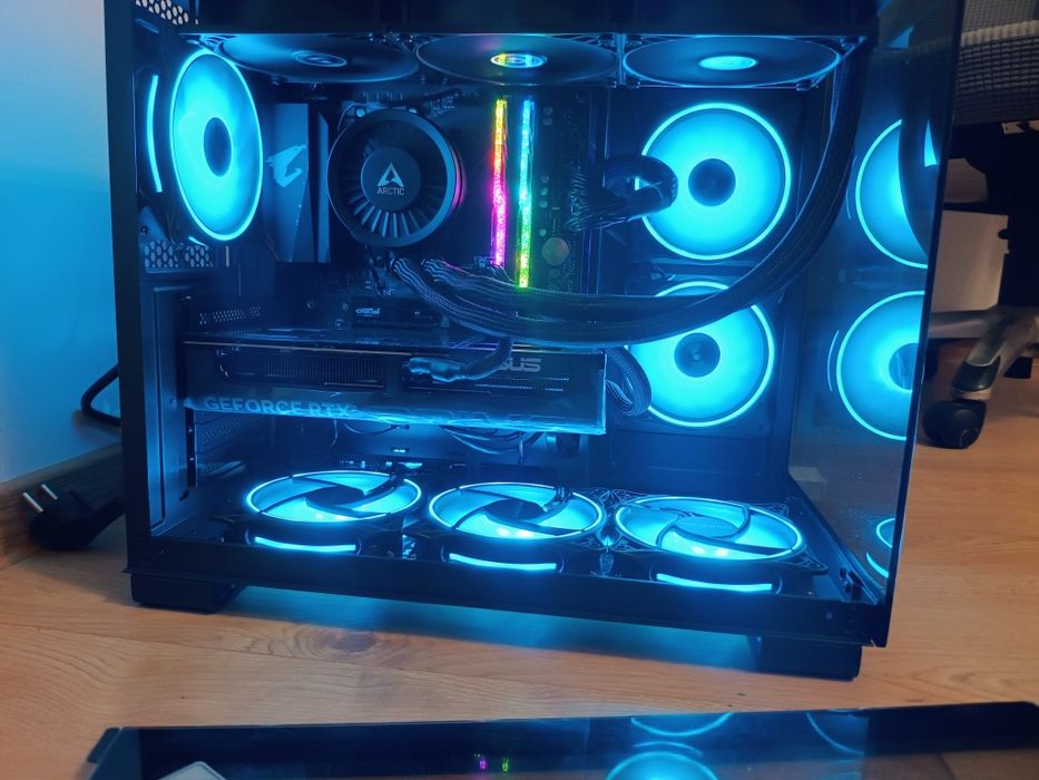 Vând PC Gaming AMD Ryzen 7 5700x + RTX 5060+32GB DDR4