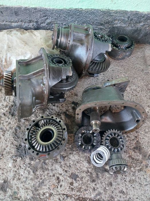 Редуктор  6Х4 срений задний комплект.